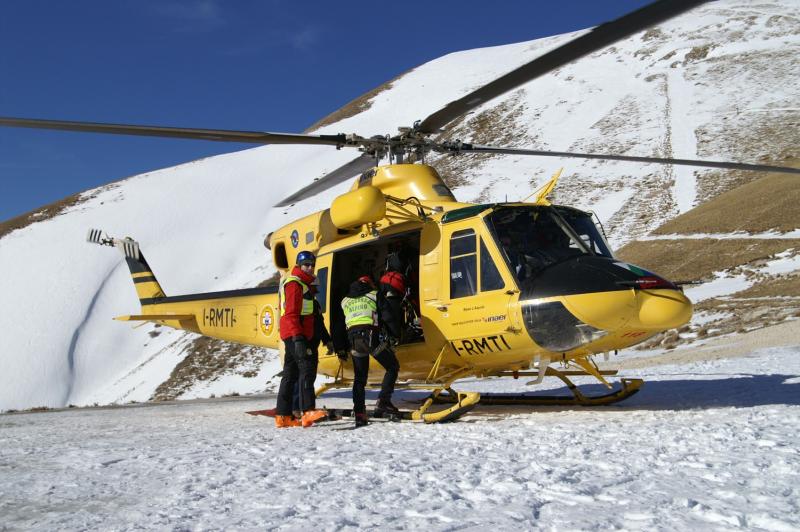 soccorso alpino elicottero neve