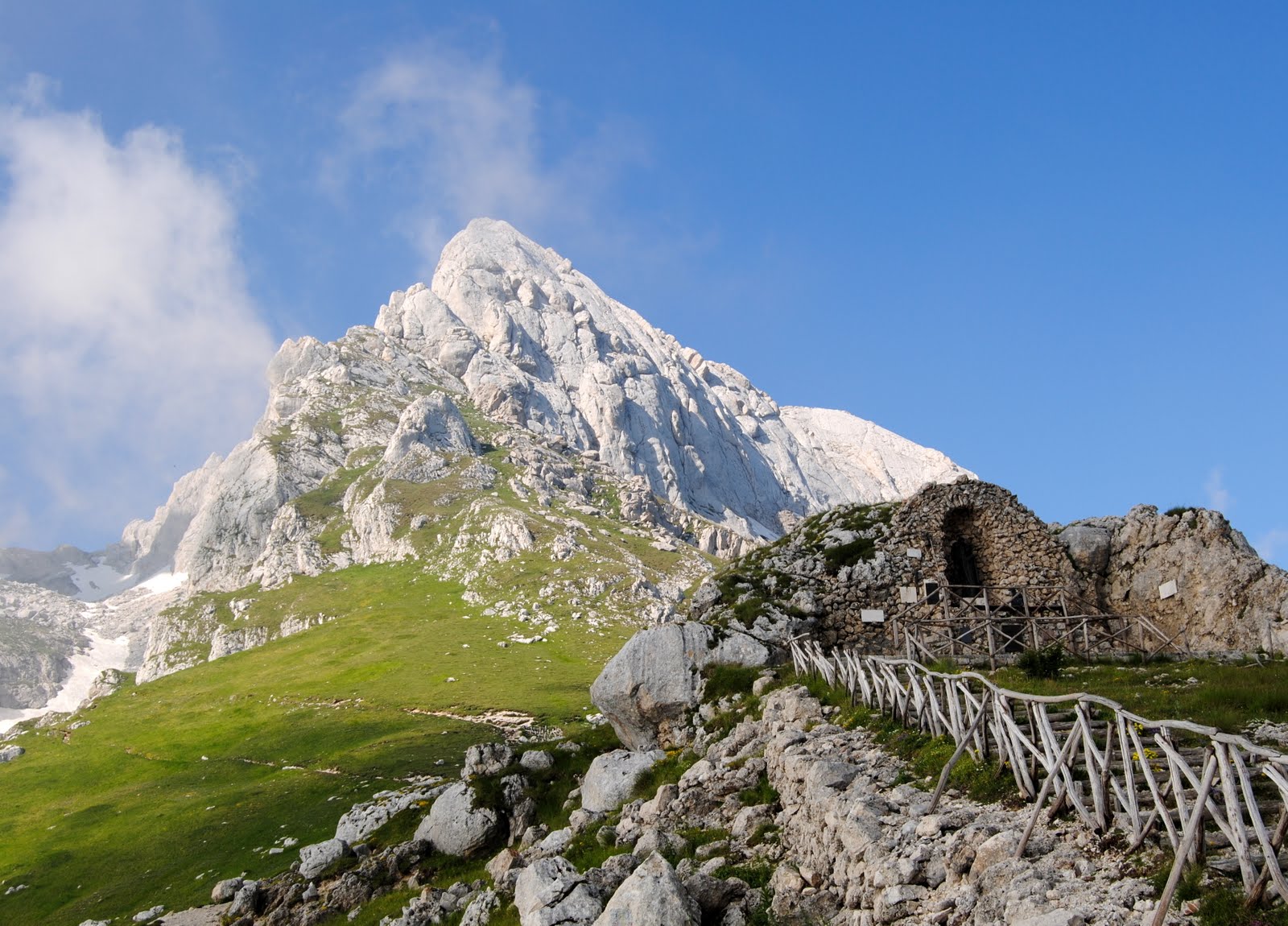 Gran-Sasso-Prati-di-Tivo-la-Madonnina